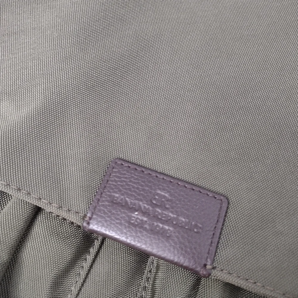Banana Republic Olive Nylon Messenger Bag Crossbody Laptop Nylon Leather A19